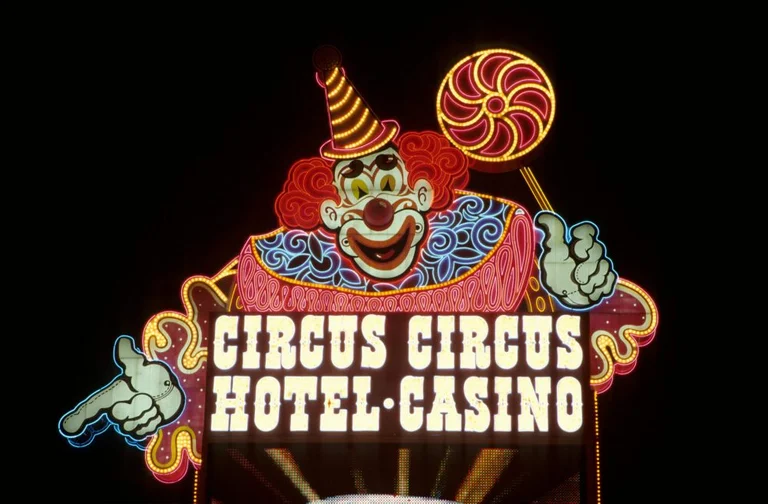Circus Circus sign at night, set to reopen bingo in 2026