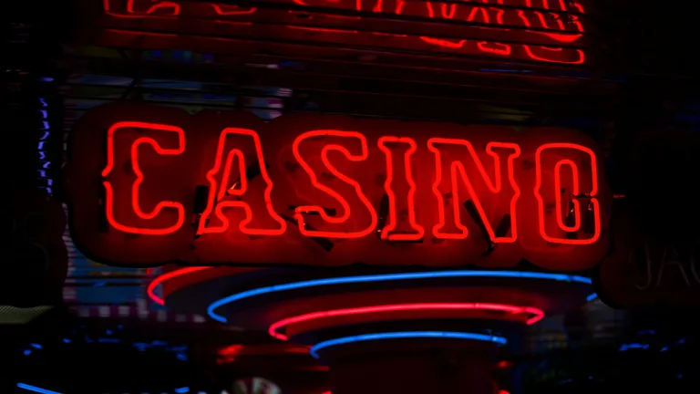 Riverboat casino changes to land-based